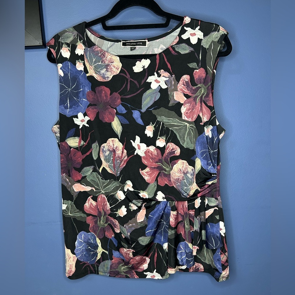 Elegant Floral Sleeveless Blouse - Black and Multicolor